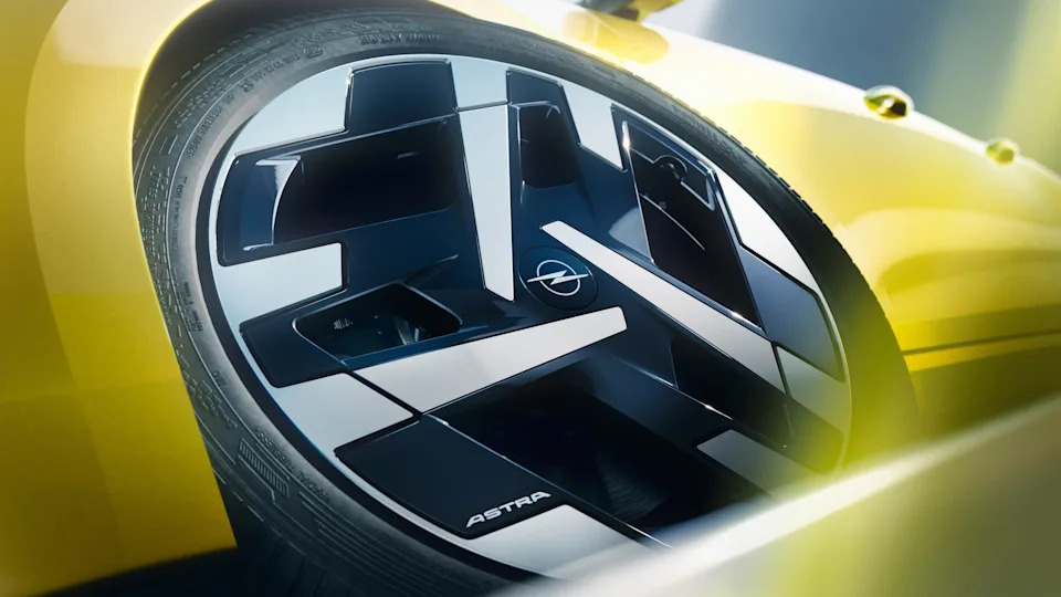 There are new alloy wheel designs. (Opel)